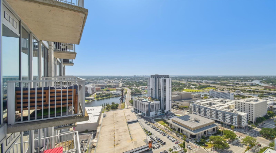 Tampa, Florida 33602, 1 Bedroom Bedrooms, ,1 Bathroombathrooms,Residential,For Sale,Ashley,0,Mfrtb8509219