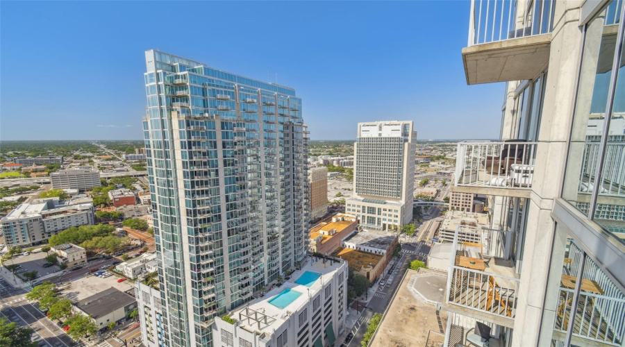 Tampa, Florida 33602, 1 Bedroom Bedrooms, ,1 Bathroombathrooms,Residential,For Sale,Ashley,0,Mfrtb8509219