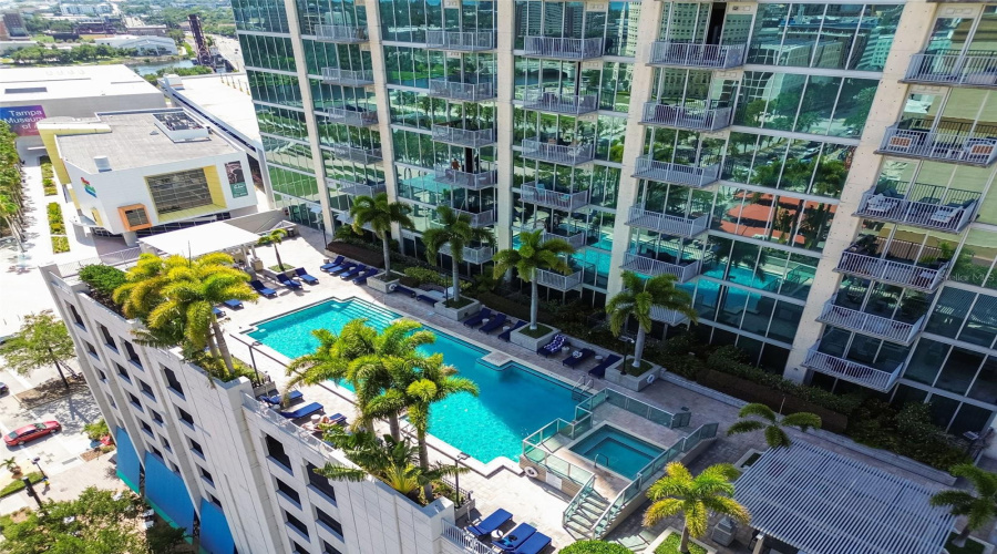 Tampa, Florida 33602, 1 Bedroom Bedrooms, ,1 Bathroombathrooms,Residential,For Sale,Ashley,0,Mfrtb8509219