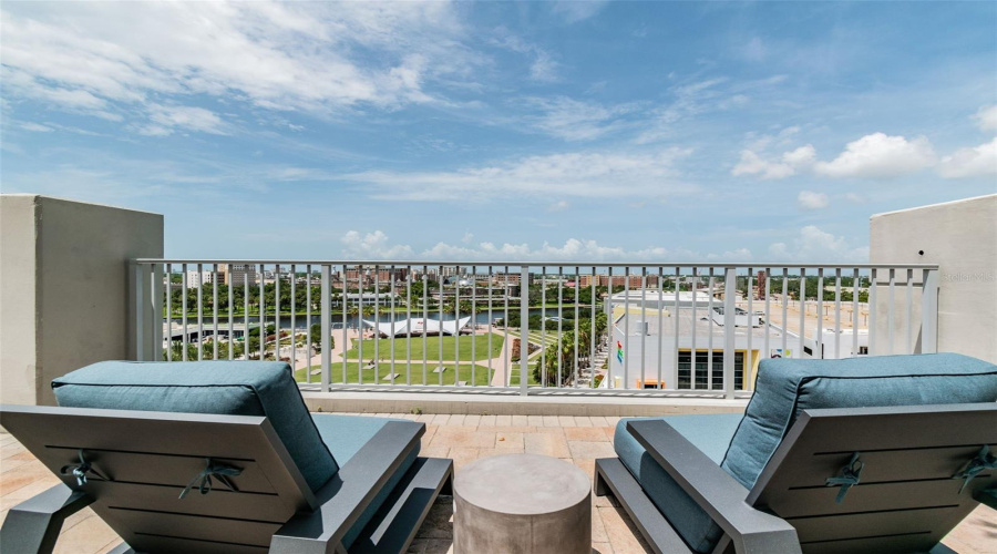 Tampa, Florida 33602, 1 Bedroom Bedrooms, ,1 Bathroombathrooms,Residential,For Sale,Ashley,0,Mfrtb8509219