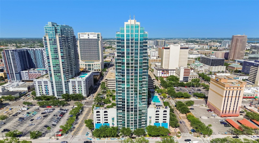 Tampa, Florida 33602, 1 Bedroom Bedrooms, ,1 Bathroombathrooms,Residential,For Sale,Ashley,0,Mfrtb8509219