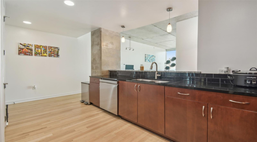 Tampa, Florida 33602, 1 Bedroom Bedrooms, ,1 Bathroombathrooms,Residential,For Sale,Ashley,0,Mfrtb8509219