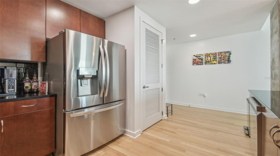 Tampa, Florida 33602, 1 Bedroom Bedrooms, ,1 Bathroombathrooms,Residential,For Sale,Ashley,0,Mfrtb8509219