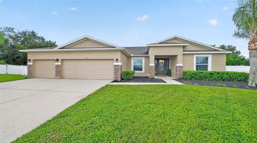 Gorgeous 4-Bedroom, 2-Bath Cul-De-Sac Home On .37 Acre W/No Rear Neighbors.
