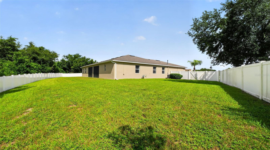 Large Backyard With Tons Of Space For Outdoor Events, Bbqs, Pets And So Much More!!!