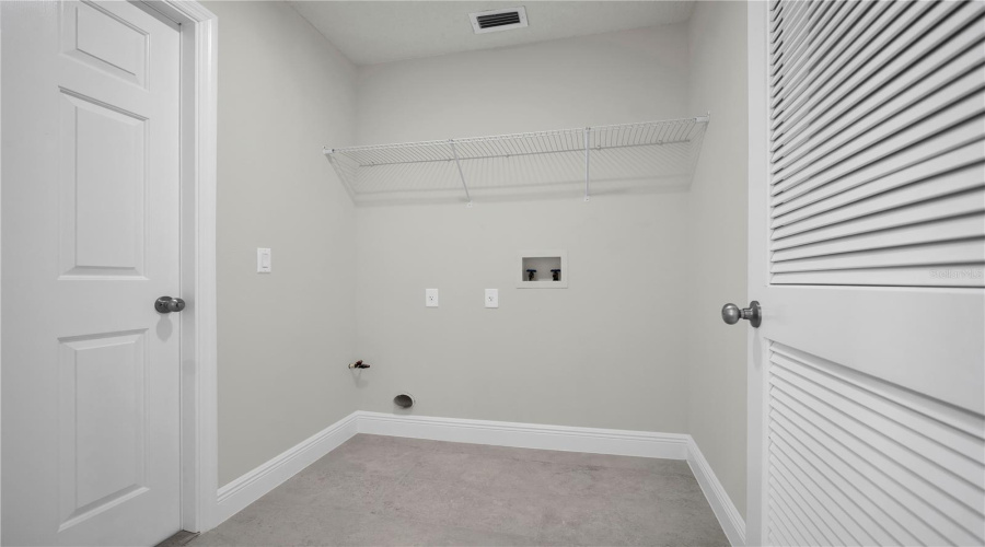 Leesburg, Florida 34748, 3 Bedroom Bedrooms, ,2 Bathroombathrooms,Residential,For Sale,Prince Andrew,0,Mfrg5115728