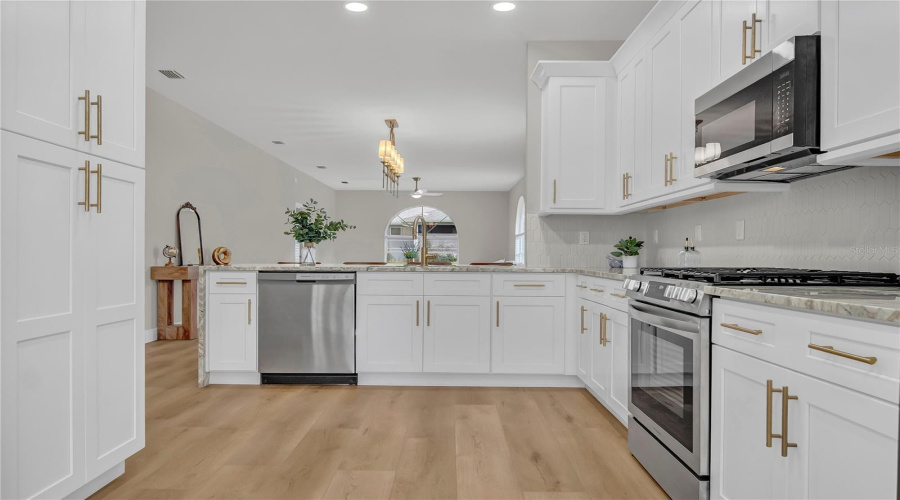 Leesburg, Florida 34748, 3 Bedroom Bedrooms, ,2 Bathroombathrooms,Residential,For Sale,Prince Andrew,0,Mfrg5115728