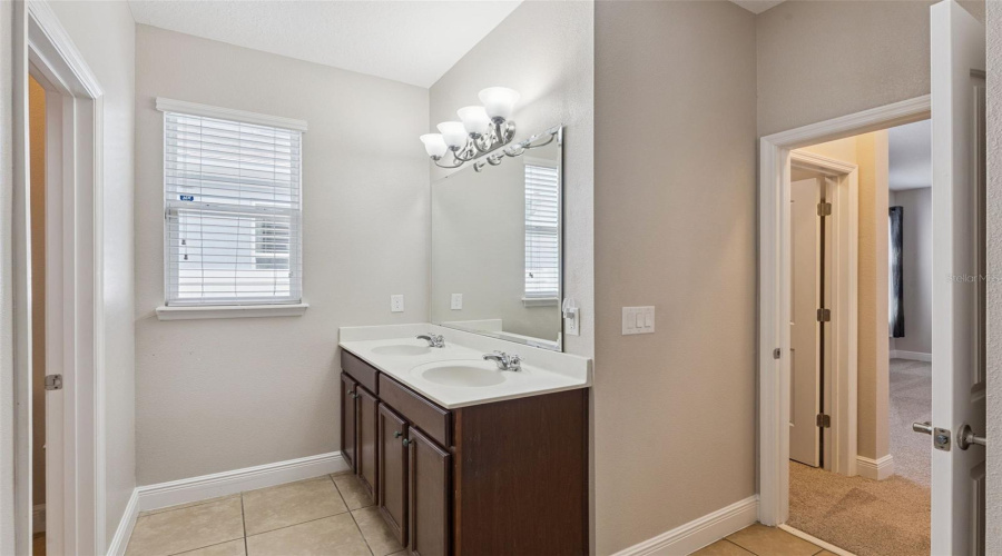 St Cloud, Florida 34771, 3 Bedroom Bedrooms, ,2 Bathroombathrooms,Residential,For Sale,Caterpillar,0,Mfro6435934
