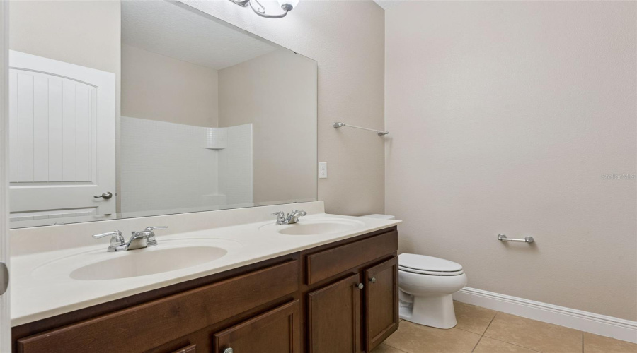 St Cloud, Florida 34771, 3 Bedroom Bedrooms, ,2 Bathroombathrooms,Residential,For Sale,Caterpillar,0,Mfro6435934