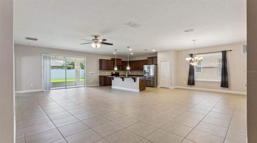 St Cloud, Florida 34771, 3 Bedroom Bedrooms, ,2 Bathroombathrooms,Residential,For Sale,Caterpillar,0,Mfro6435934