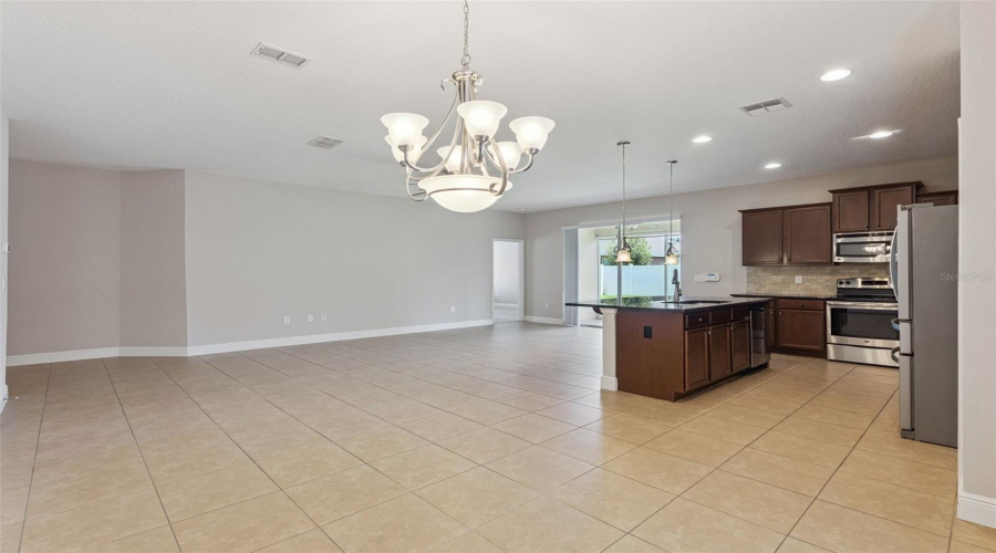 St Cloud, Florida 34771, 3 Bedroom Bedrooms, ,2 Bathroombathrooms,Residential,For Sale,Caterpillar,0,Mfro6435934