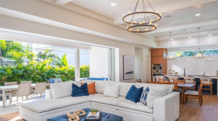Sarasota, Florida 34239, 5 Bedroom Bedrooms, ,5 Bathroombathrooms,Residential,For Sale,Floyd,0,Mfra4702530