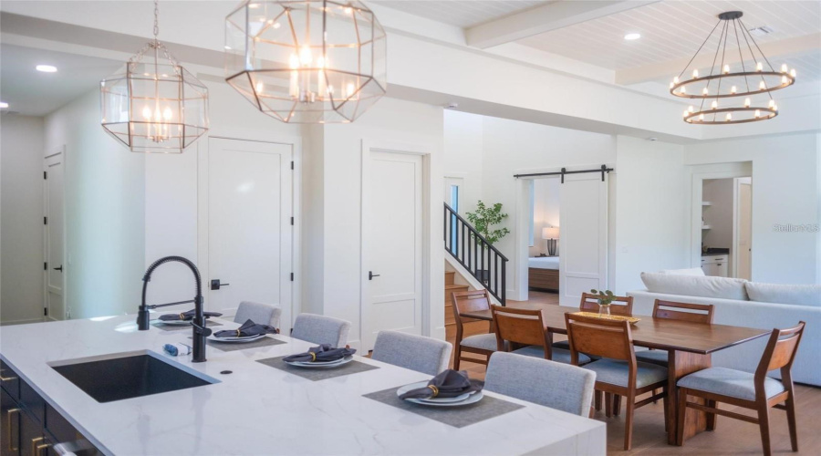 Sarasota, Florida 34239, 5 Bedroom Bedrooms, ,5 Bathroombathrooms,Residential,For Sale,Floyd,0,Mfra4702530