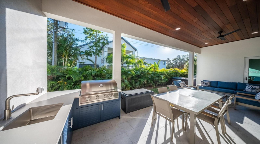 Sarasota, Florida 34239, 5 Bedroom Bedrooms, ,5 Bathroombathrooms,Residential,For Sale,Floyd,0,Mfra4702530