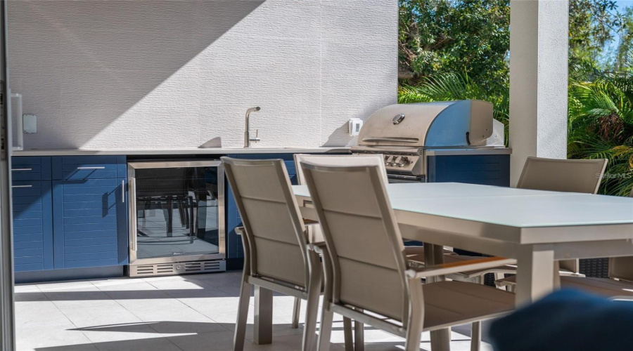 Sarasota, Florida 34239, 5 Bedroom Bedrooms, ,5 Bathroombathrooms,Residential,For Sale,Floyd,0,Mfra4702530