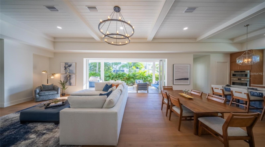 Sarasota, Florida 34239, 5 Bedroom Bedrooms, ,5 Bathroombathrooms,Residential,For Sale,Floyd,0,Mfra4702530