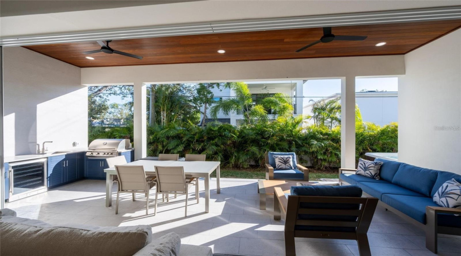 Sarasota, Florida 34239, 5 Bedroom Bedrooms, ,5 Bathroombathrooms,Residential,For Sale,Floyd,0,Mfra4702530