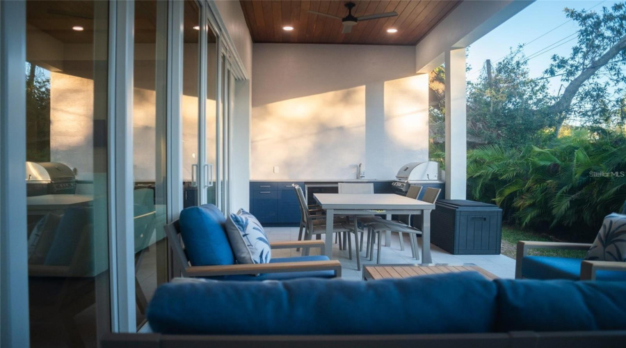Sarasota, Florida 34239, 5 Bedroom Bedrooms, ,5 Bathroombathrooms,Residential,For Sale,Floyd,0,Mfra4702530
