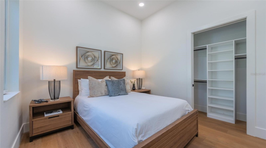 Sarasota, Florida 34239, 5 Bedroom Bedrooms, ,5 Bathroombathrooms,Residential,For Sale,Floyd,0,Mfra4702530