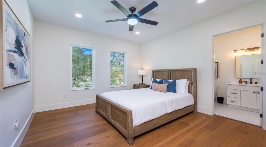 Sarasota, Florida 34239, 5 Bedroom Bedrooms, ,5 Bathroombathrooms,Residential,For Sale,Floyd,0,Mfra4702530