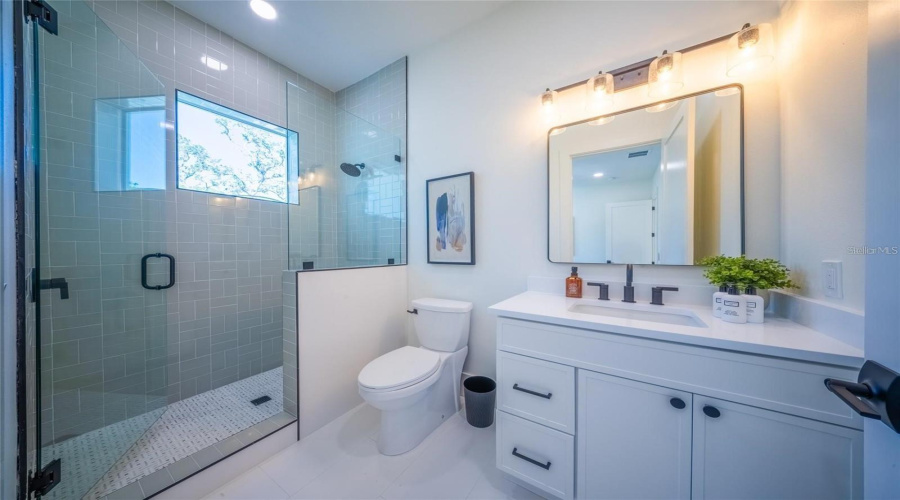 Sarasota, Florida 34239, 5 Bedroom Bedrooms, ,5 Bathroombathrooms,Residential,For Sale,Floyd,0,Mfra4702530