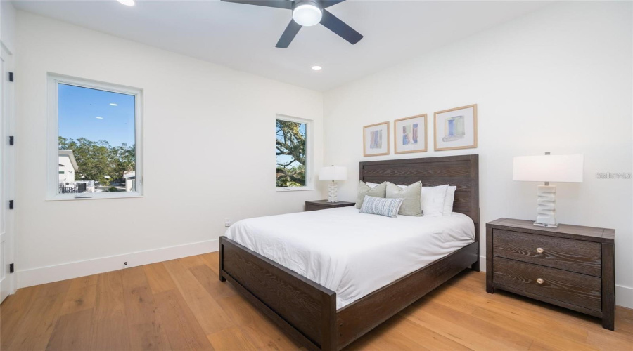 Sarasota, Florida 34239, 5 Bedroom Bedrooms, ,5 Bathroombathrooms,Residential,For Sale,Floyd,0,Mfra4702530