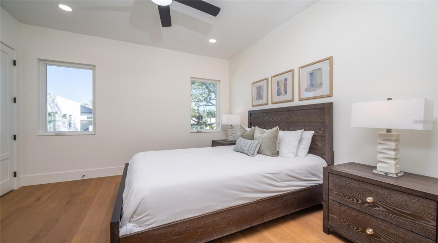 Sarasota, Florida 34239, 5 Bedroom Bedrooms, ,5 Bathroombathrooms,Residential,For Sale,Floyd,0,Mfra4702530