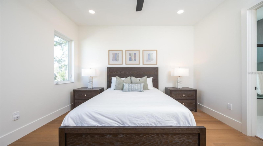 Sarasota, Florida 34239, 5 Bedroom Bedrooms, ,5 Bathroombathrooms,Residential,For Sale,Floyd,0,Mfra4702530
