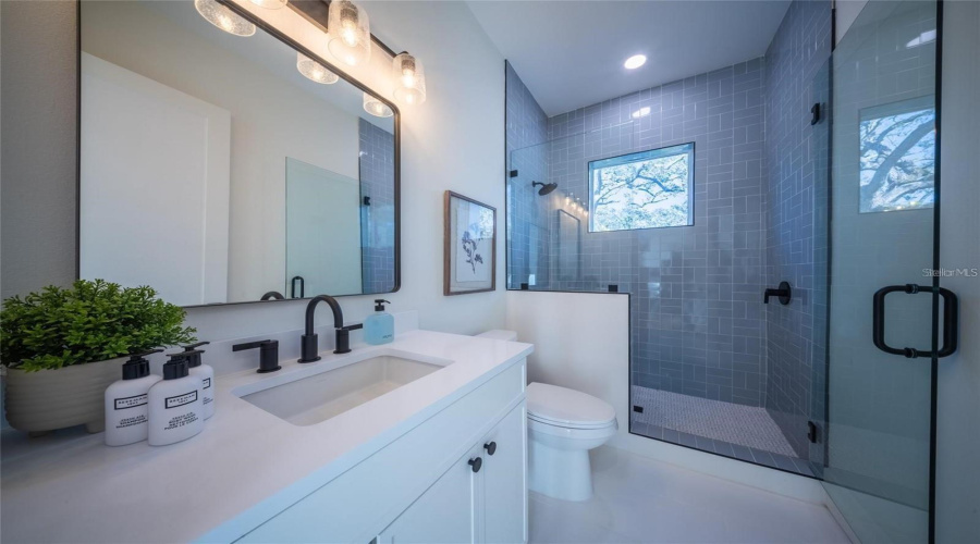 Sarasota, Florida 34239, 5 Bedroom Bedrooms, ,5 Bathroombathrooms,Residential,For Sale,Floyd,0,Mfra4702530