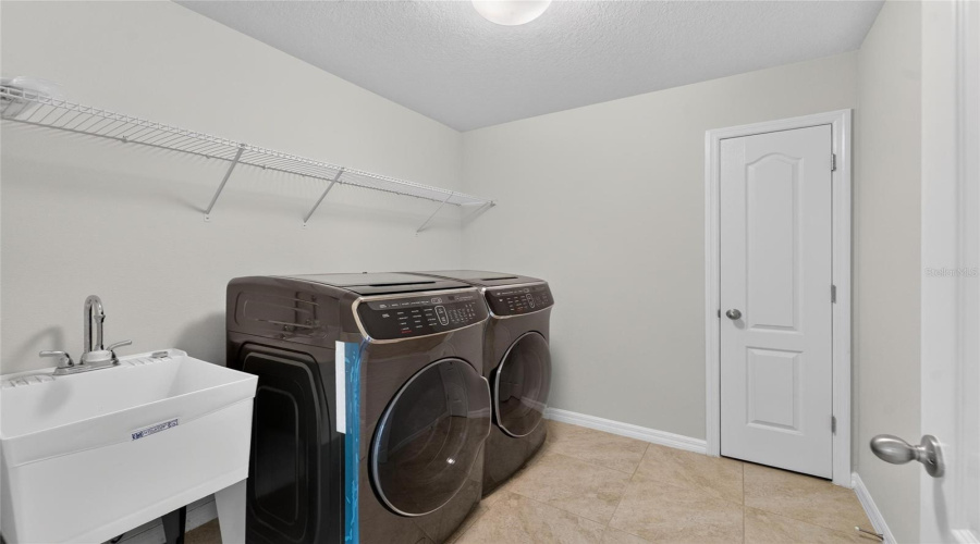 Riverview, Florida 33579, 4 Bedroom Bedrooms, ,3 Bathroombathrooms,Residential,For Sale,Lake Lucaya,0,Mfrtb8526302