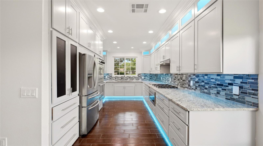 Bradenton, Florida 34202, 3 Bedroom Bedrooms, ,2 Bathroombathrooms,Residential,For Sale,Hollybush,0,Mfrr4911496