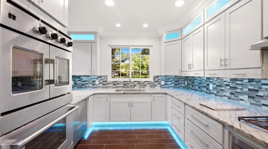 Bradenton, Florida 34202, 3 Bedroom Bedrooms, ,2 Bathroombathrooms,Residential,For Sale,Hollybush,0,Mfrr4911496