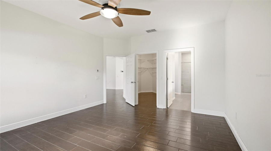 Bradenton, Florida 34202, 3 Bedroom Bedrooms, ,2 Bathroombathrooms,Residential,For Sale,Hollybush,0,Mfrr4911496