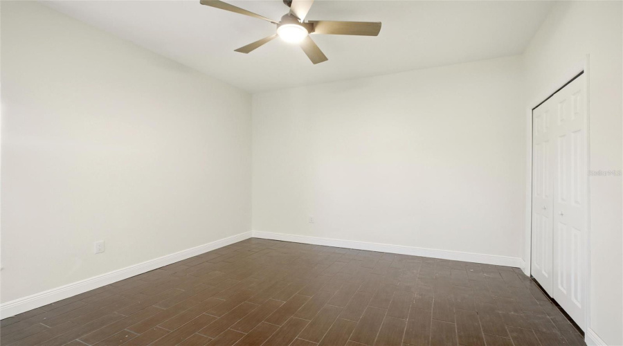 Bradenton, Florida 34202, 3 Bedroom Bedrooms, ,2 Bathroombathrooms,Residential,For Sale,Hollybush,0,Mfrr4911496