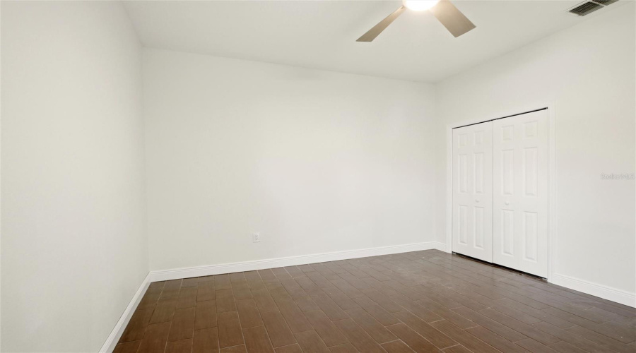 Bradenton, Florida 34202, 3 Bedroom Bedrooms, ,2 Bathroombathrooms,Residential,For Sale,Hollybush,0,Mfrr4911496