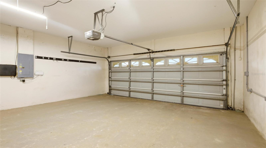 Bradenton, Florida 34202, 3 Bedroom Bedrooms, ,2 Bathroombathrooms,Residential,For Sale,Hollybush,0,Mfrr4911496