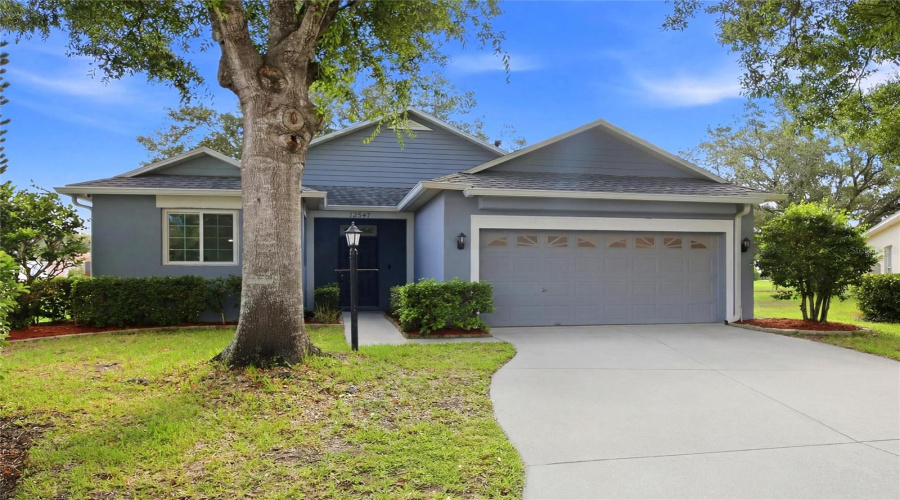 Bradenton, Florida 34202, 3 Bedroom Bedrooms, ,2 Bathroombathrooms,Residential,For Sale,Hollybush,0,Mfrr4911496