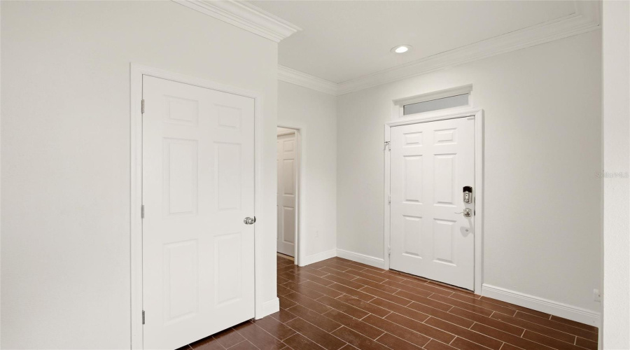 Bradenton, Florida 34202, 3 Bedroom Bedrooms, ,2 Bathroombathrooms,Residential,For Sale,Hollybush,0,Mfrr4911496