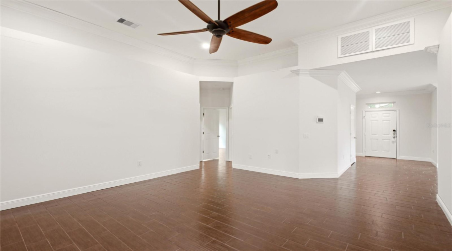 Bradenton, Florida 34202, 3 Bedroom Bedrooms, ,2 Bathroombathrooms,Residential,For Sale,Hollybush,0,Mfrr4911496