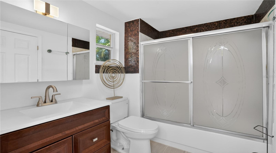 Bradenton, Florida 34208, 3 Bedroom Bedrooms, ,2 Bathroombathrooms,Residential,For Sale,Vermont,0,Mfra4695037