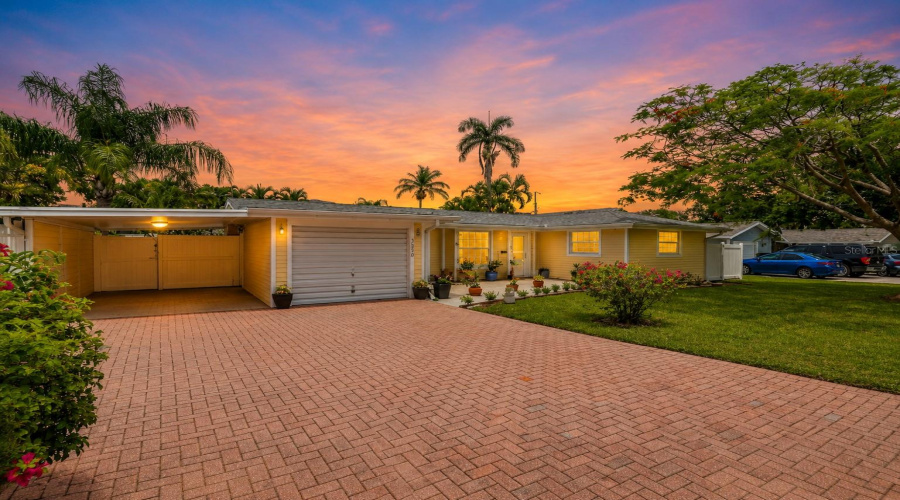Bradenton, Florida 34208, 3 Bedroom Bedrooms, ,2 Bathroombathrooms,Residential,For Sale,Vermont,0,Mfra4695037
