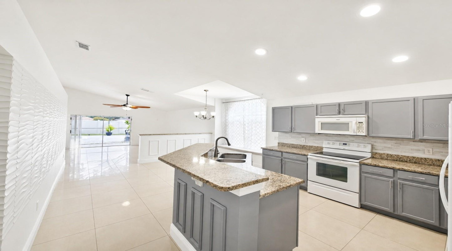 Orlando, Florida 32828, 4 Bedroom Bedrooms, ,2 Bathroombathrooms,Residential,For Sale,Maribou,0,Mfro6430047