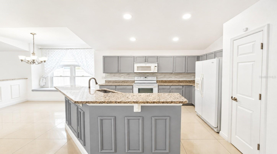 Orlando, Florida 32828, 4 Bedroom Bedrooms, ,2 Bathroombathrooms,Residential,For Sale,Maribou,0,Mfro6430047