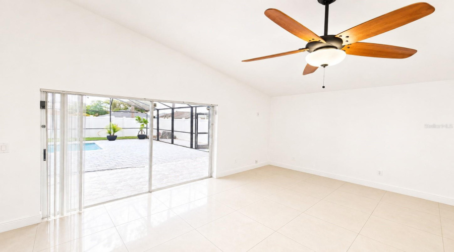 Orlando, Florida 32828, 4 Bedroom Bedrooms, ,2 Bathroombathrooms,Residential,For Sale,Maribou,0,Mfro6430047