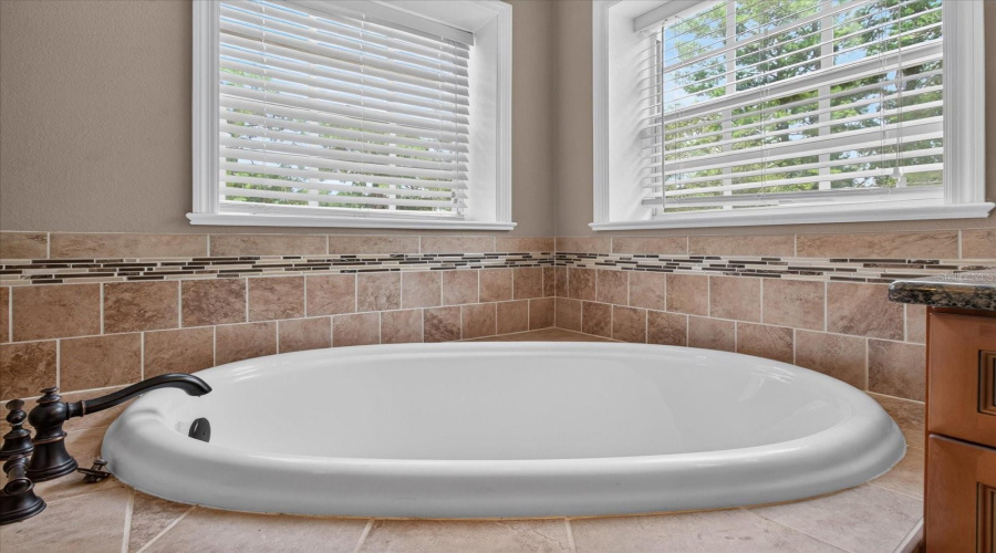 Dade City, Florida 33523, 3 Bedroom Bedrooms, ,2 Bathroombathrooms,Residential,For Sale,Ridge Manor,0,Mfrtb8536368