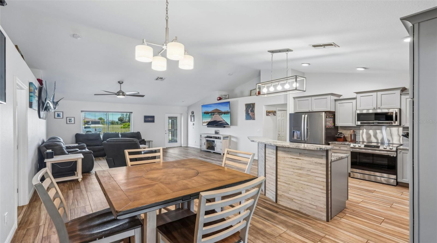 Cape Coral, Florida 33993, 4 Bedroom Bedrooms, ,2 Bathroombathrooms,Residential,For Sale,40Th,0,Mfra4691858
