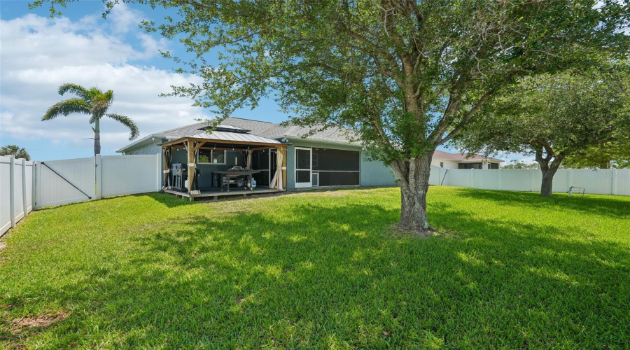 Cape Coral, Florida 33993, 4 Bedroom Bedrooms, ,2 Bathroombathrooms,Residential,For Sale,40Th,0,Mfra4691858