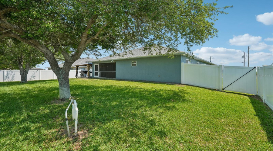 Cape Coral, Florida 33993, 4 Bedroom Bedrooms, ,2 Bathroombathrooms,Residential,For Sale,40Th,0,Mfra4691858