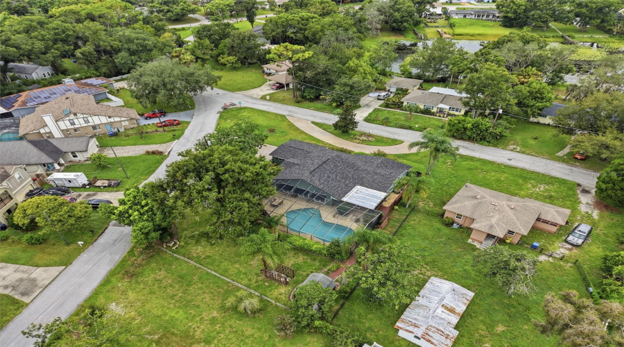 Tampa, Florida 33612, 3 Bedroom Bedrooms, ,2 Bathroombathrooms,Residential,For Sale,Pine Lake,0,Mfrtb8539650