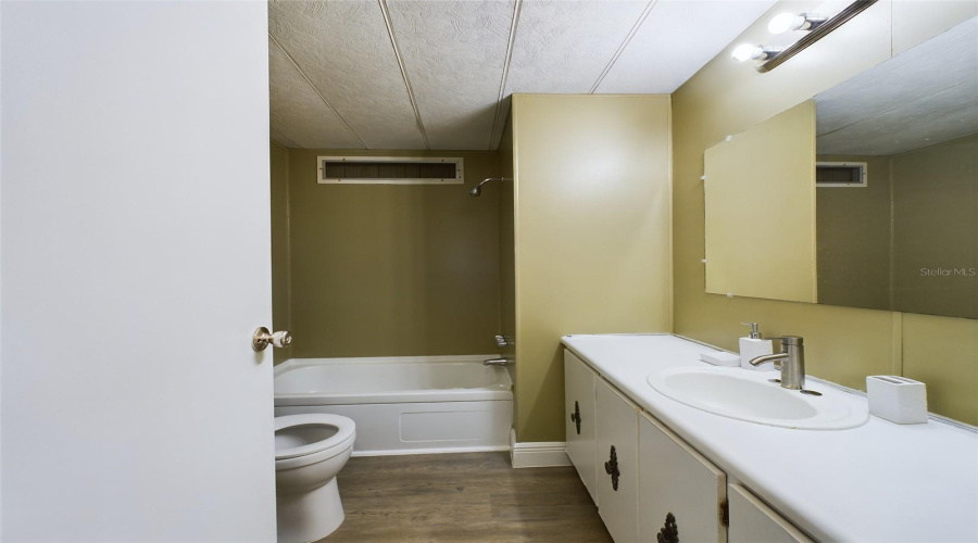 Sebring, Florida 33870, 2 Bedroom Bedrooms, ,2 Bathroombathrooms,Residential,For Sale,Delaware,0,Mfrp4930034